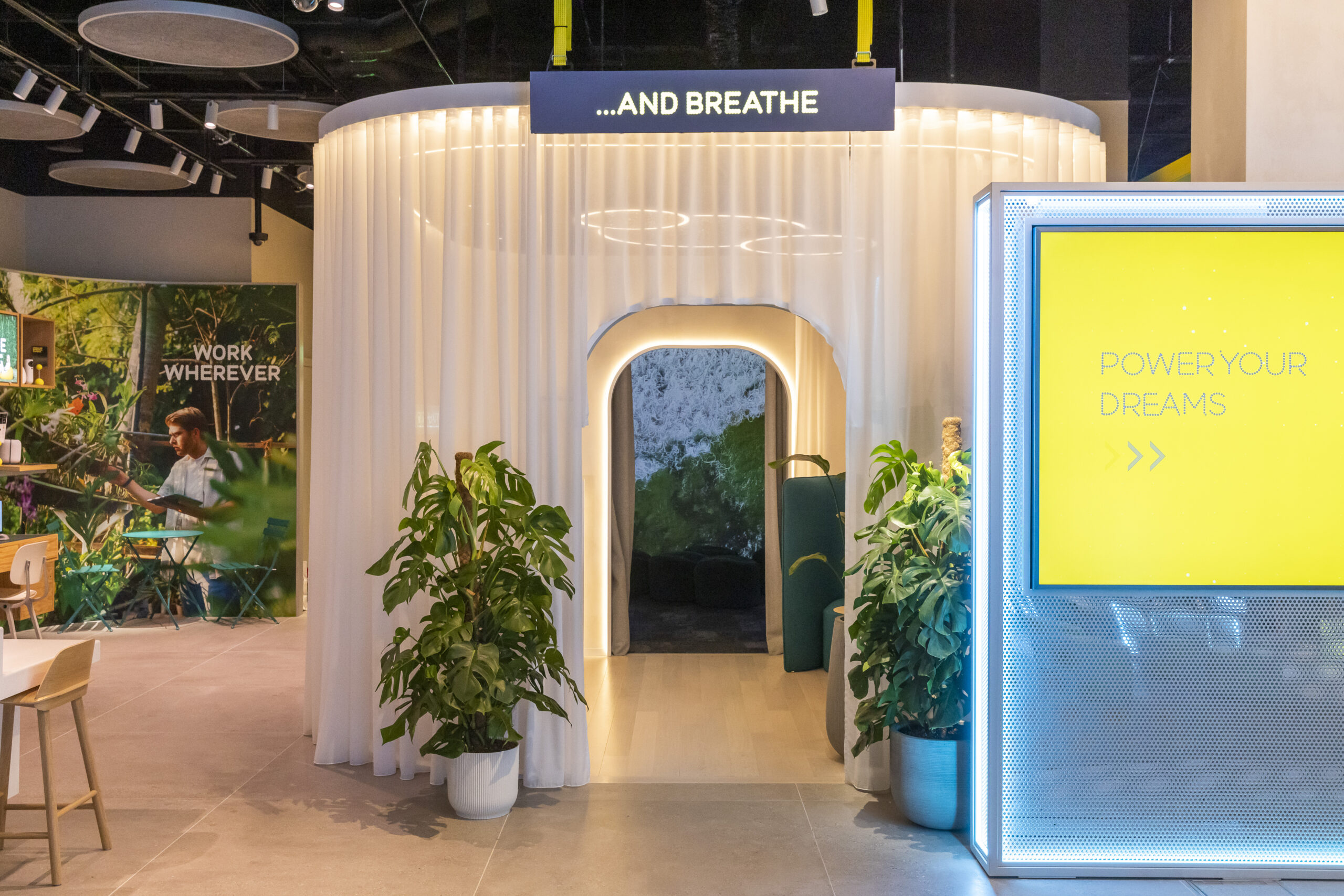 EE - Studio - Solutions Diverse Store Fit